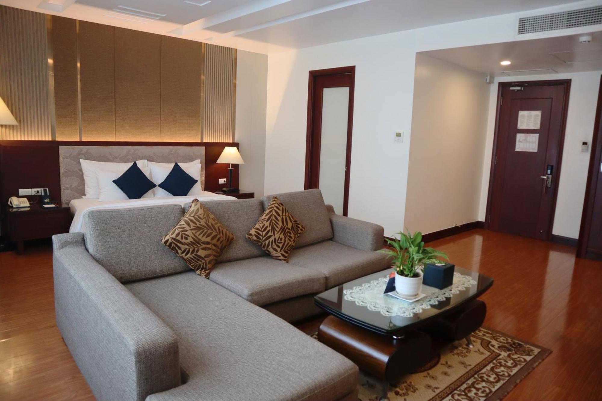 Kin Hotel Thi Sach Хошимин Екстериор снимка